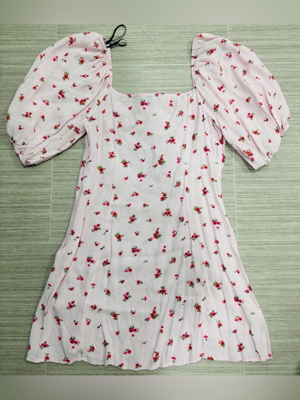 Forever 21 Pink Floral Puff Sleeve Mini Dress